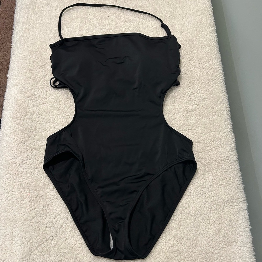 ☀️Venus Black Capri Strap Back Monokini Size 14 NWOT Black Swimsuit - Picture 5 of 13